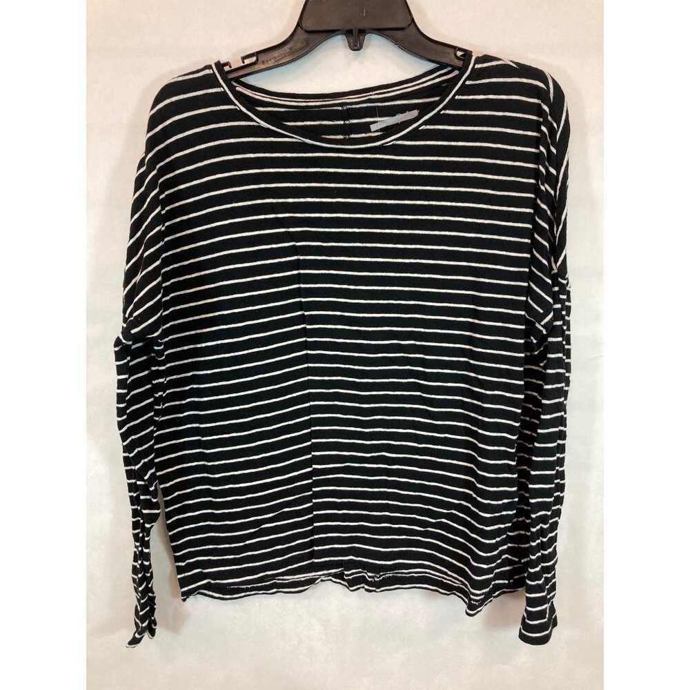 Everyday Elegance: Women's Small, Black & White Long Sleeve Casual Shirt